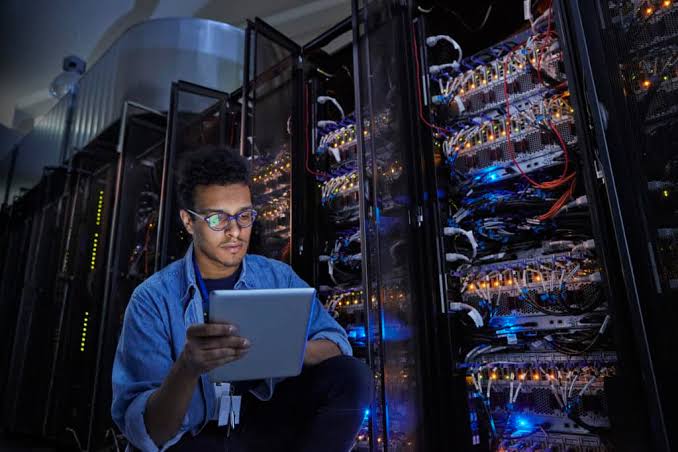 7 Factors to Compare Before Selecting a Data Room